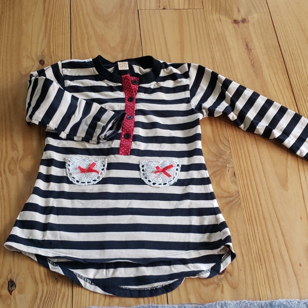 Girls long sleeved tunic top